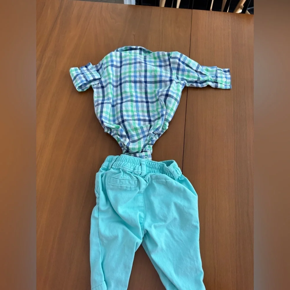 THE CHILDRENS PLACE BABY OUTFIT SIZE 0-3 month